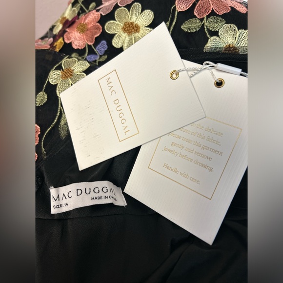 Mac Duggal 68204 Embroidered Ruched Flutter Sleeve A-Line Dress Size 14 NWT - Picture 4 of 4